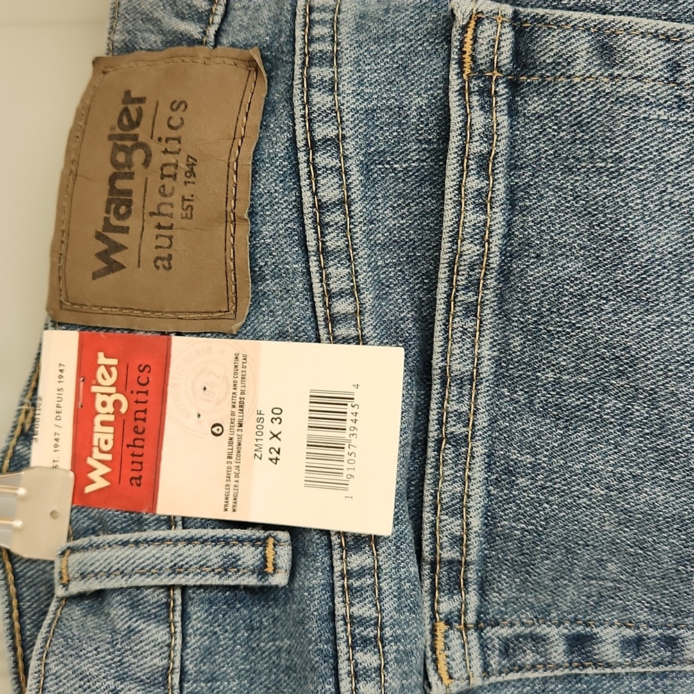 Wrangler  Authentics,  NWTG, Sz 42 X 30 Light Blue Jeans, 3 Pockets in Front - Picture 8 of 11